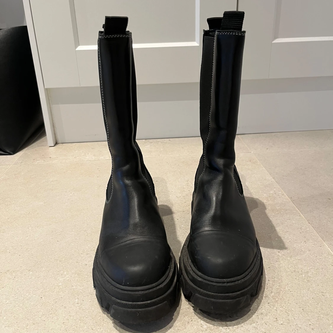 Svarta boots med grov sula - 90