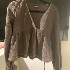 Blus Ginatricot - Den är i väldigt bra skick💗