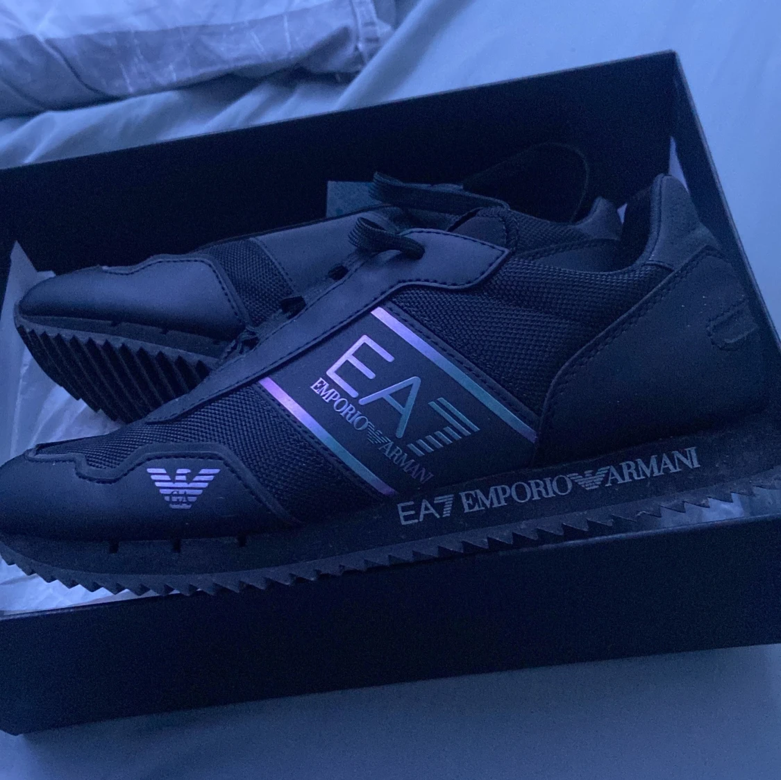Svarta sneakers från Emporio Armani