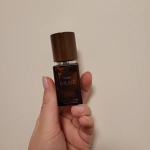 Caia muse - Säljer caias parfym Muse, endast provad.