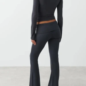 Gina Yoga pants - Säljer på grund av brist på plats i garderoben, knappt använda heller. Bra pris vid snabb affär💗