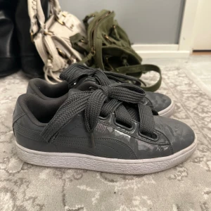 Puma sneakers  - Puma sneakers i ny skick som inte kommer till användning, tvättas innan dem postas. Tar emot prisförslag 💕