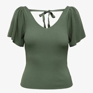 Topp från Only  - Superfin topp från only! Säljer då den inte kommer till användning 💗 andvänd Max 3 ggr