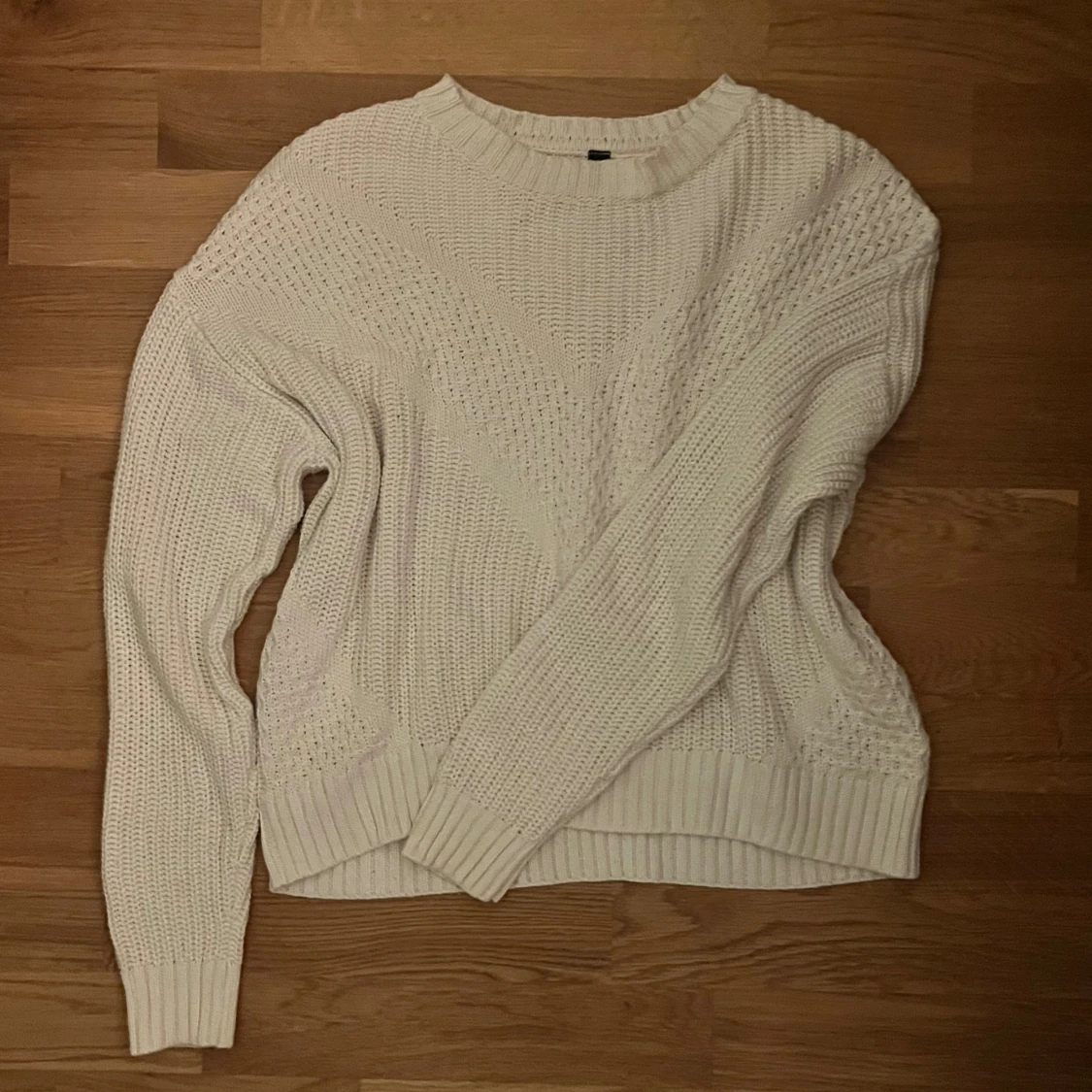 Vit stickad tröja - 90