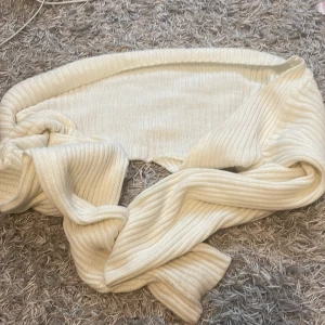 Tröja - Populära tröjan! Bra skick, köp direkt för 80kr❤️ köp via Swish och frakten betalas av köparen 