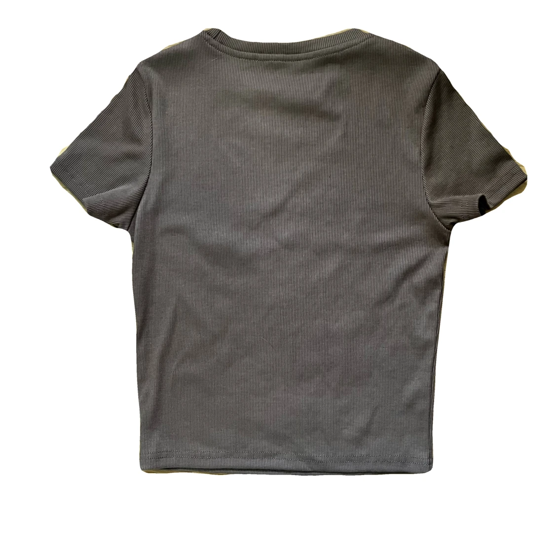Brun ribbad t-shirt med tryck - 90