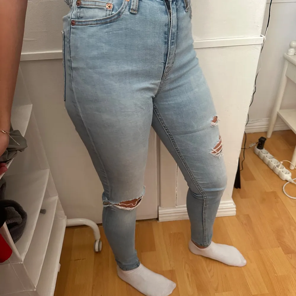 Blåa high waist skinny jeans från Lager 157, sparsamt använd! Storlek XS . Jeans & Byxor.