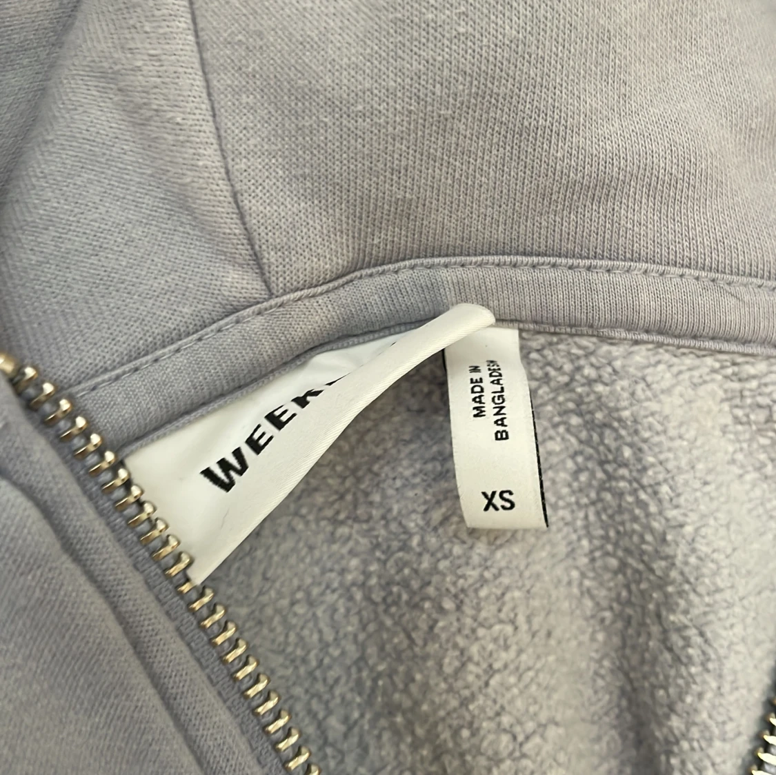 Grå/vit weekday zip hoodie  - 90