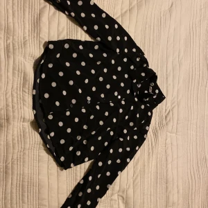 Säljer denna gulliga blus/skorta🎀🫶🏻 - Så fin!