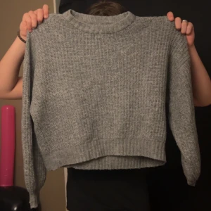 Tröja - Stickad tröja från even & odd 🩷 andvänds inte längre. Finns ingen storlek men skulle satsa på S