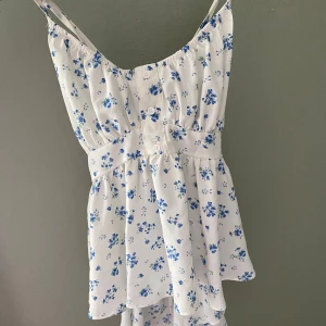 Knyttopp - Så fin topp som man knyter i ryggen, säljer då den inte satt som jag ville🩷 