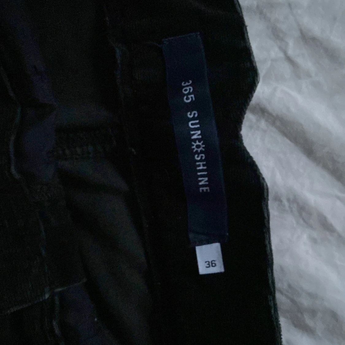 Svart manchesterkjol från 365 Sunshine - 91