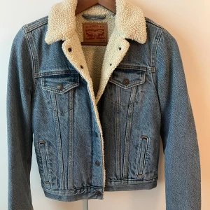 Levis jeansjacka  - Aldrig använd