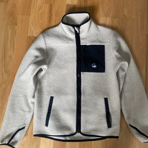 Teddyjacka Everest - Teddyjacka från Everest aldrig använt av mig då det var fel storlek, köpt secondhand 