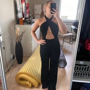 Jumpsuit från Lojsan  - Storlek 34, använd en gång. Köpt för 650