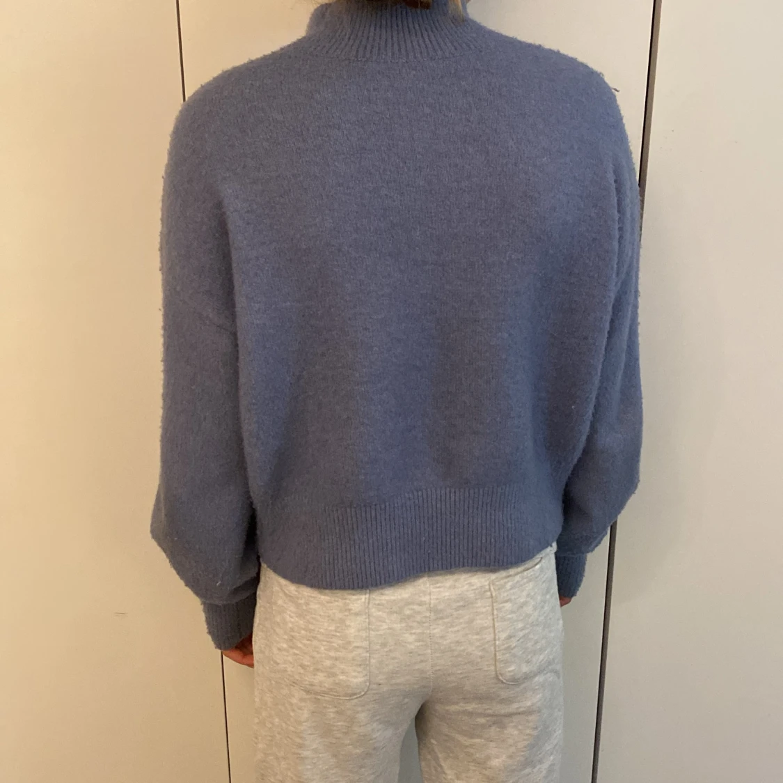 Ljusblå stickad tröja - 90