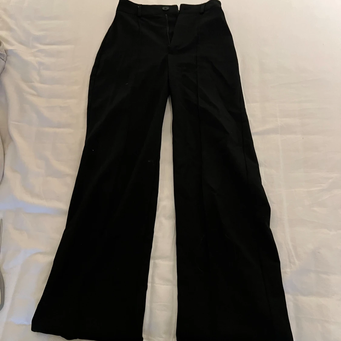 Svarta kostymbyxor från Pull&Bear - 90