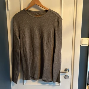 Grå Tailoring Club kofta  - Storlek M/L i bra skick.