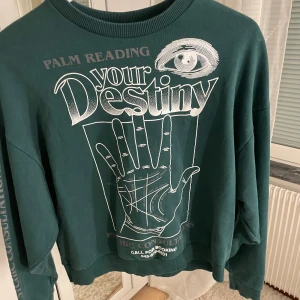 Sweatshirt  - Tjocktröja ifrån Madlady, storlek s🤍