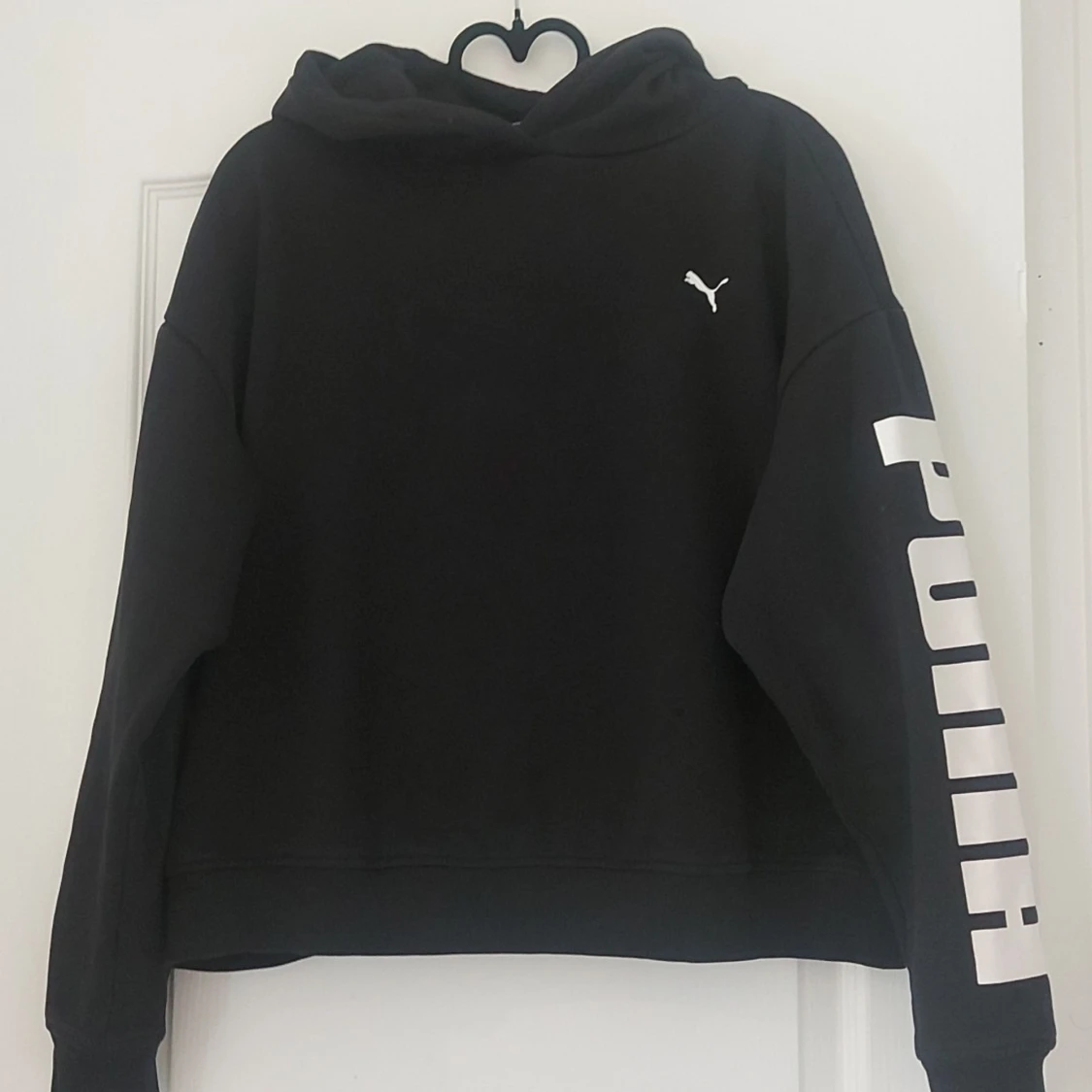 Svart hoodie från Puma