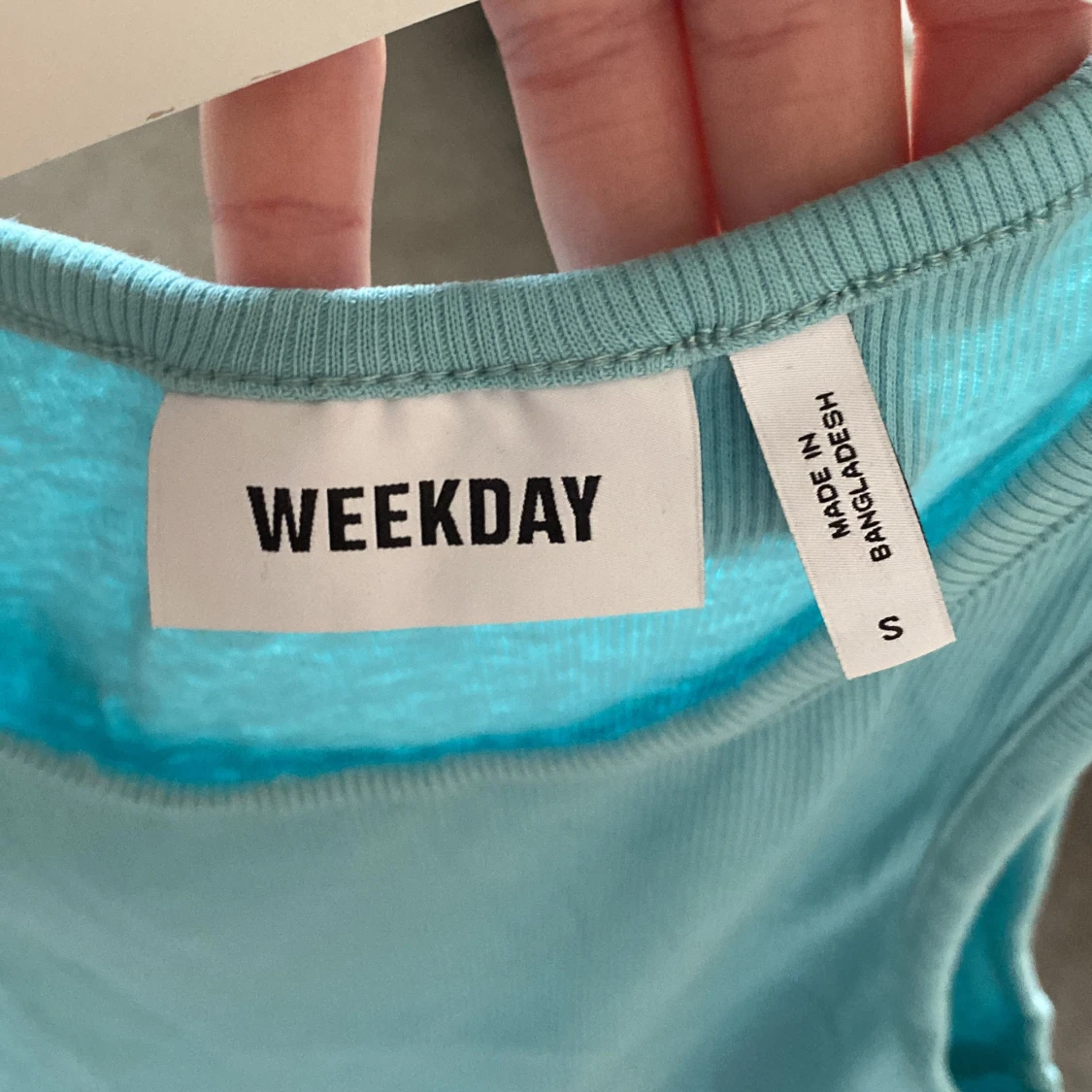 Turkos ribbad linnetopp från Weekday - 91