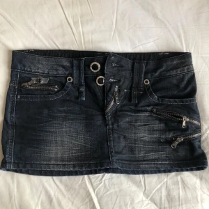 Svart jeanskjol - Ascool svart jeanskjol med många fickor🖤 bra skick