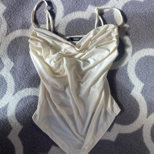 Topp - Söt topp från bikbok🫀