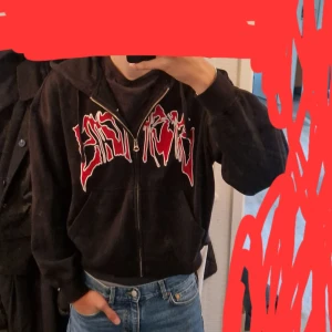 Weekday hoodie - Fint skick Nästan ny Storlek s  Priset går att diskuter för snabb affär;)