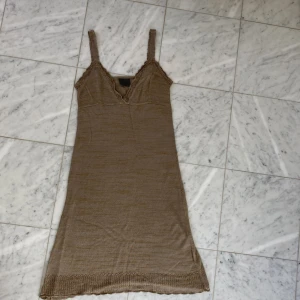 Fin sommarklänning  - Jättefin klänning i flowigt material