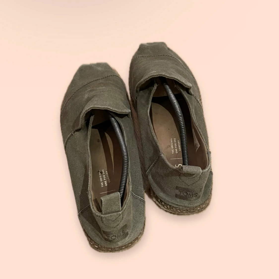 Olivgröna loafers från TOMS - 90