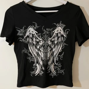 Y2k t-shirt - Cool T-shirt💞skriv privat om du har några frågor☺️