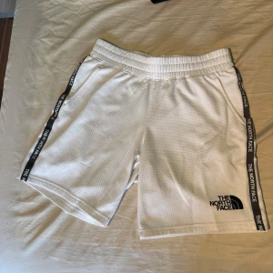 The north face shorts - Storlek S inga konstigheter.