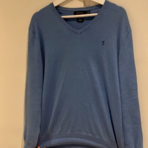 Polo Ralph Lauren  - Säljer snygg polo Ralph lauren sweatshirt. Skick 9/10.