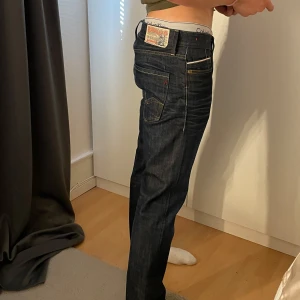 Replay jeans - Replay jeans herr modell i storlek W30 L32. Bra skick och jättefin färg. Hör av dig vid intresse eller fler bilder! 