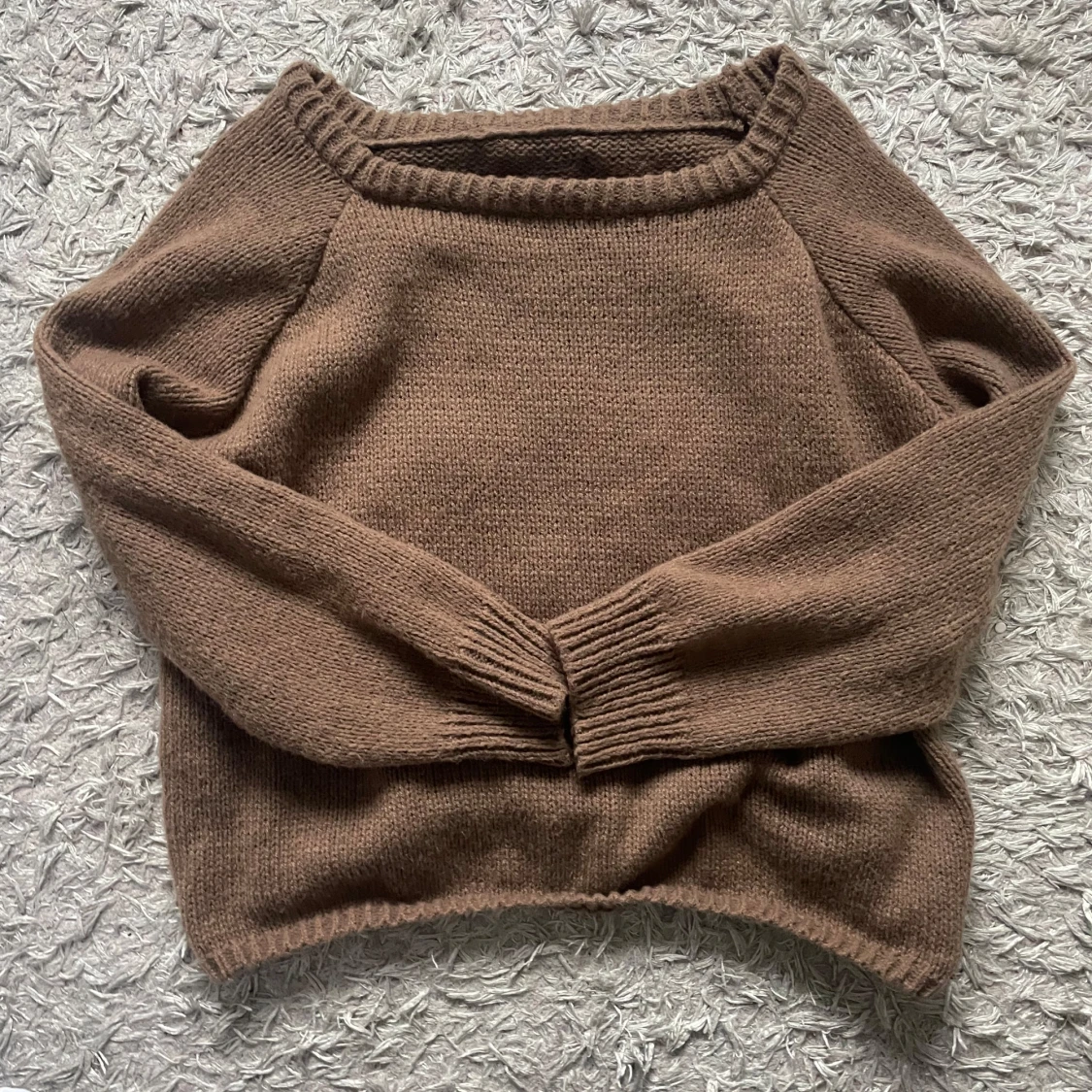 Brun stickad tröja  - 91