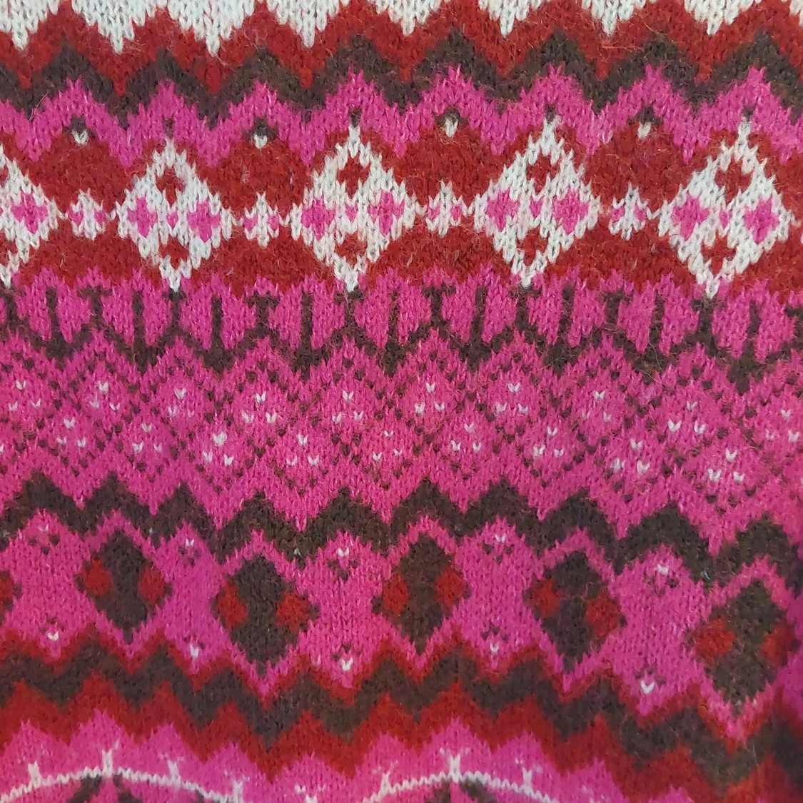 Mönstrad stickad tröja från DeFacto - 92