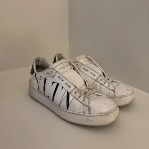 Valentino skor  - Skor från Valentino  Storlek: 35 (är vanligtvis 36) 