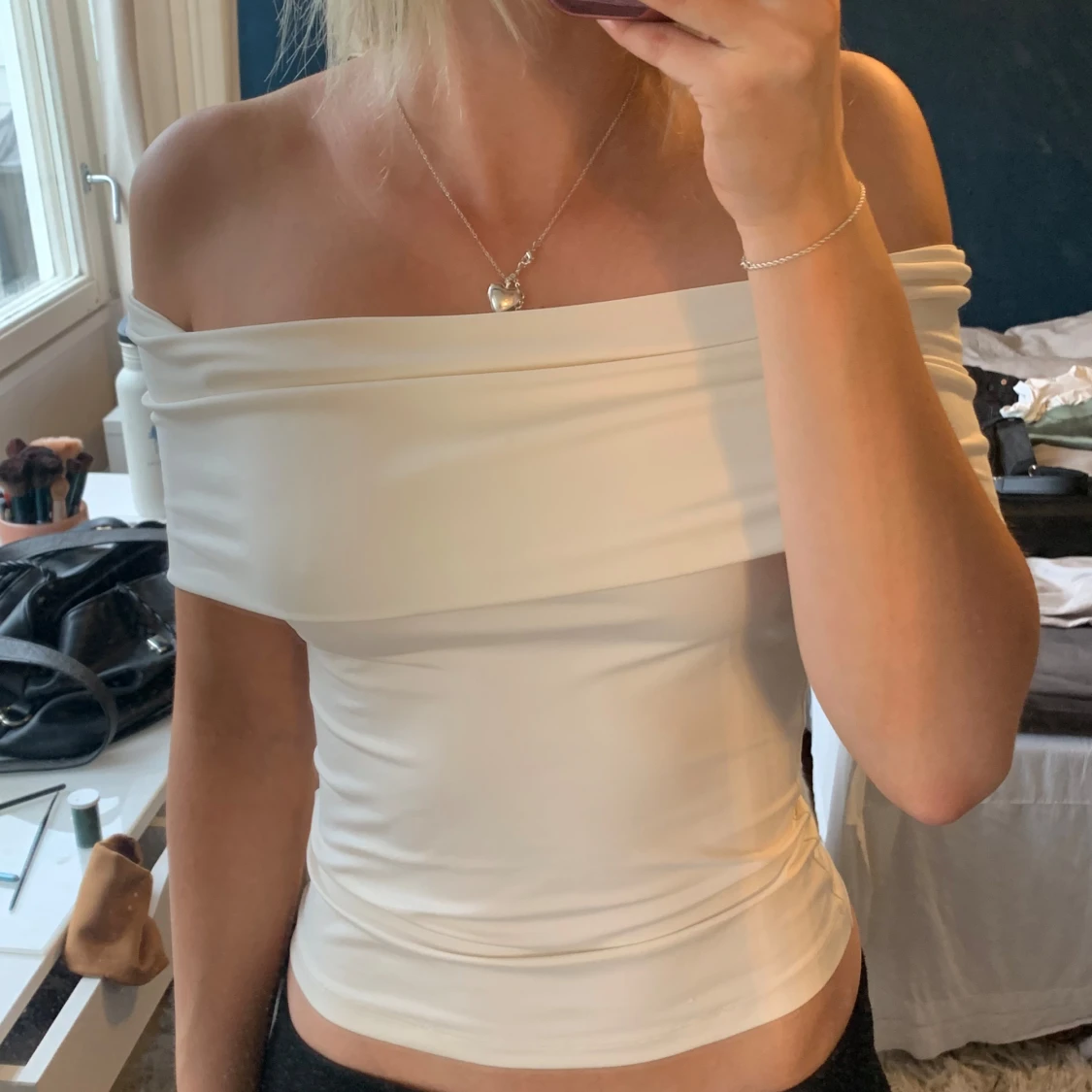 Off shoulder topp i trikå  - 91
