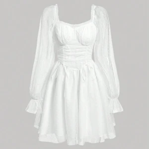 Studentklänning  - Helt ny studentklänning, aldrig använd Stolen 38