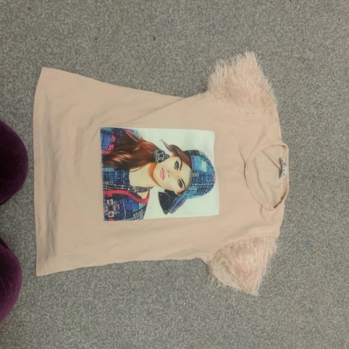 Vacker rosa tröja med bild - 93