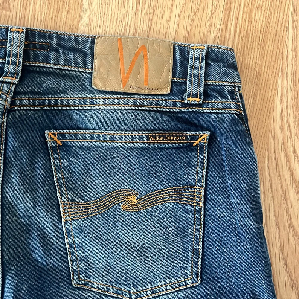 Säljer Nudie Jeans 