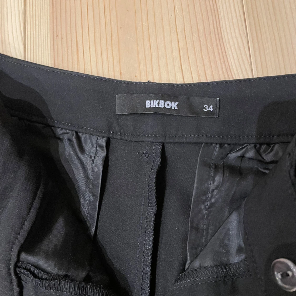 Svarta kostymbyxor från bikbok  - 91