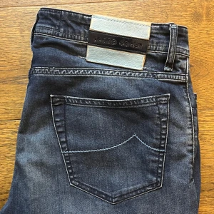 Jacob Cohen jeans  - Säljer dessa Jacob Cohën jeans i storlek 34 men passar 32-33. Jeansen är som nya. Modellen på jeansen är 622. Skriv om du har några frågor.