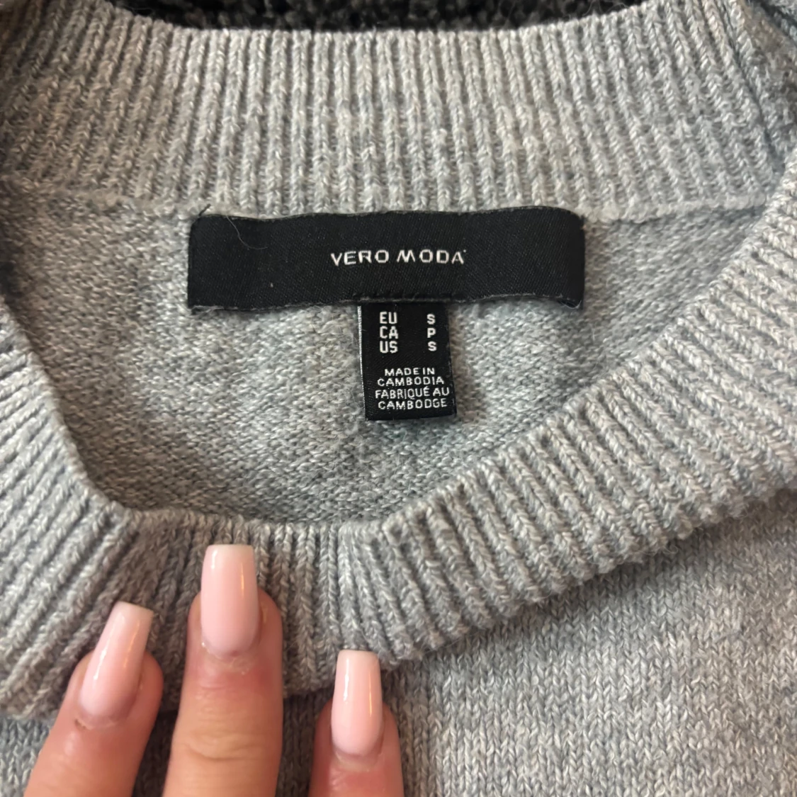 Grå tröja från Vero Moda - 90