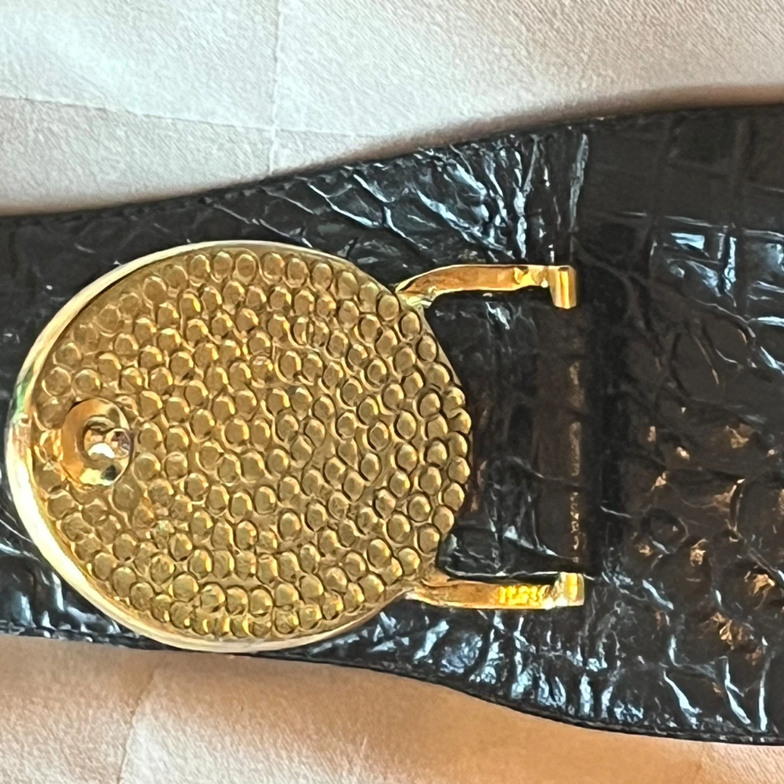 Svart bälte med urtavla från Candino - 90