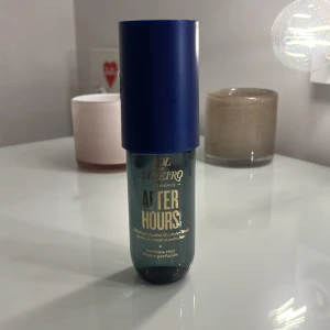 After Hours Parfym från Sol de Janeiro - Sol de Janeiro. Doften heter 'After Hours' och kommer i en praktisk sprayflaska på 90 ml. Helt oanvänd. 
