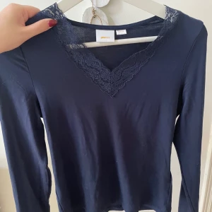 ”Intimissmi” liknande tröja  - Hej! Säljer denna ”intimissmi” liknande tröjan, super fin och aldrig använd 🙏