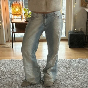Ljusblå jeans - Kan skicka fler bilder  
