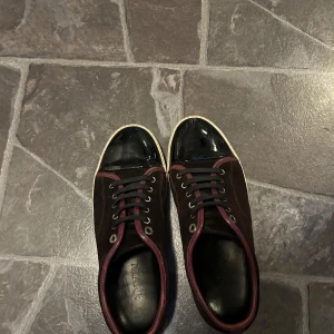 Lanvins  - Ett par feta lanvins som passar nu till vintern och väldigt bra i skick priset är bra men  inte hugget i sten så bara och skriva! 