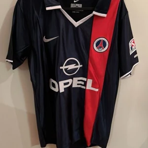 Ronaldinho PSG Fotbollströja - Strl L helt ny och oanvänd med tag replika 